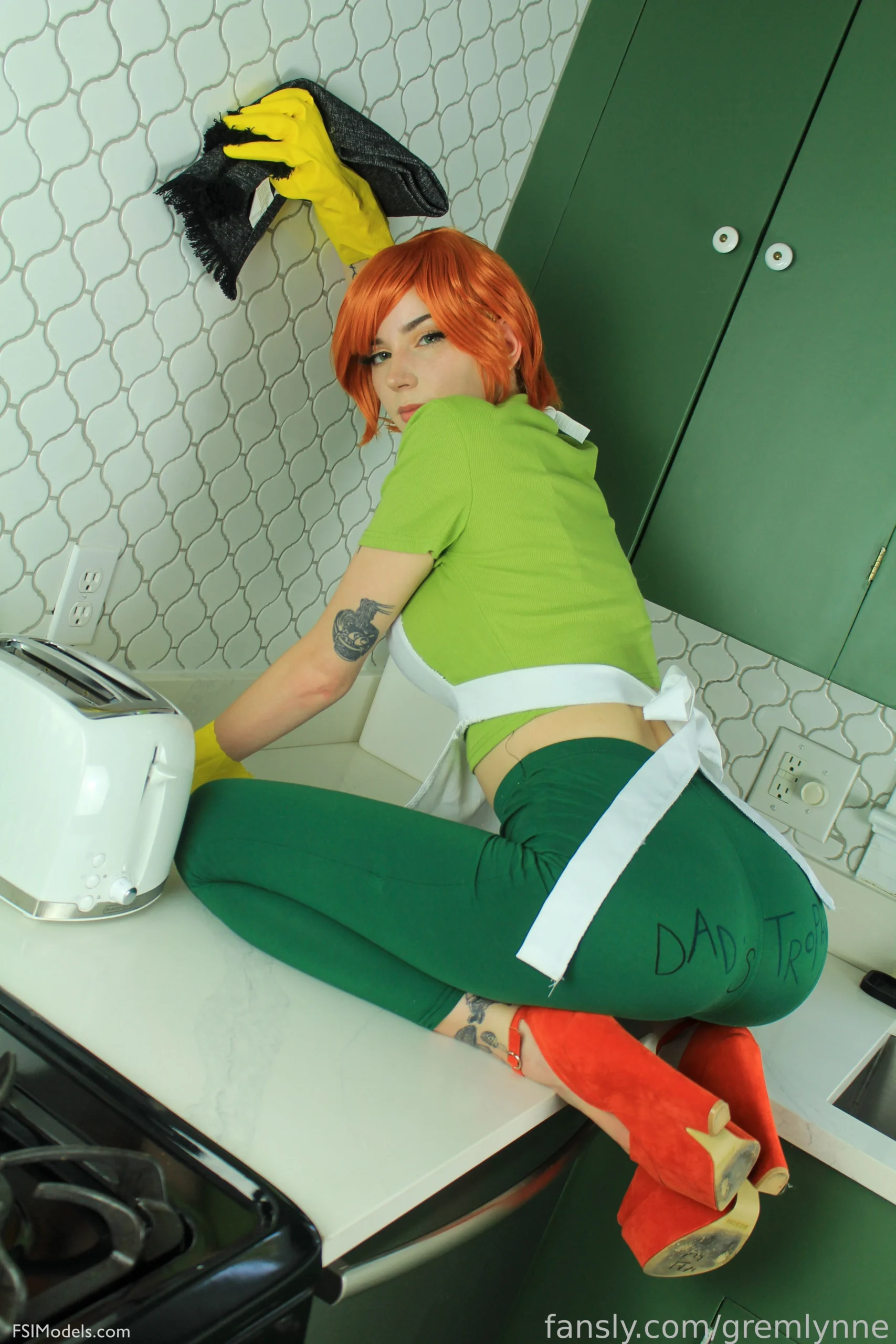 Gremlynne - dexters mom kitchen cosplay photos gremlynne dexters mom kitchen cosplay photos 017 scaled - FSI Models