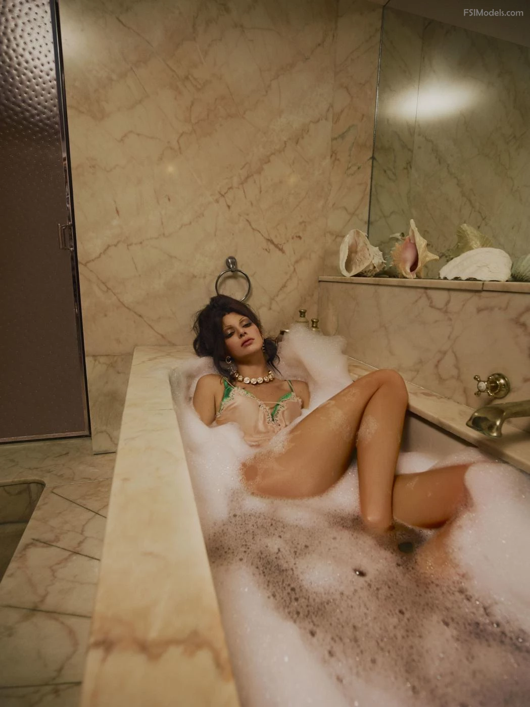 Kendall jenner nude lingerie photoshoot leaked photos kendall jenner nude lingerie photoshoot leaked photos 008 - FSI Models