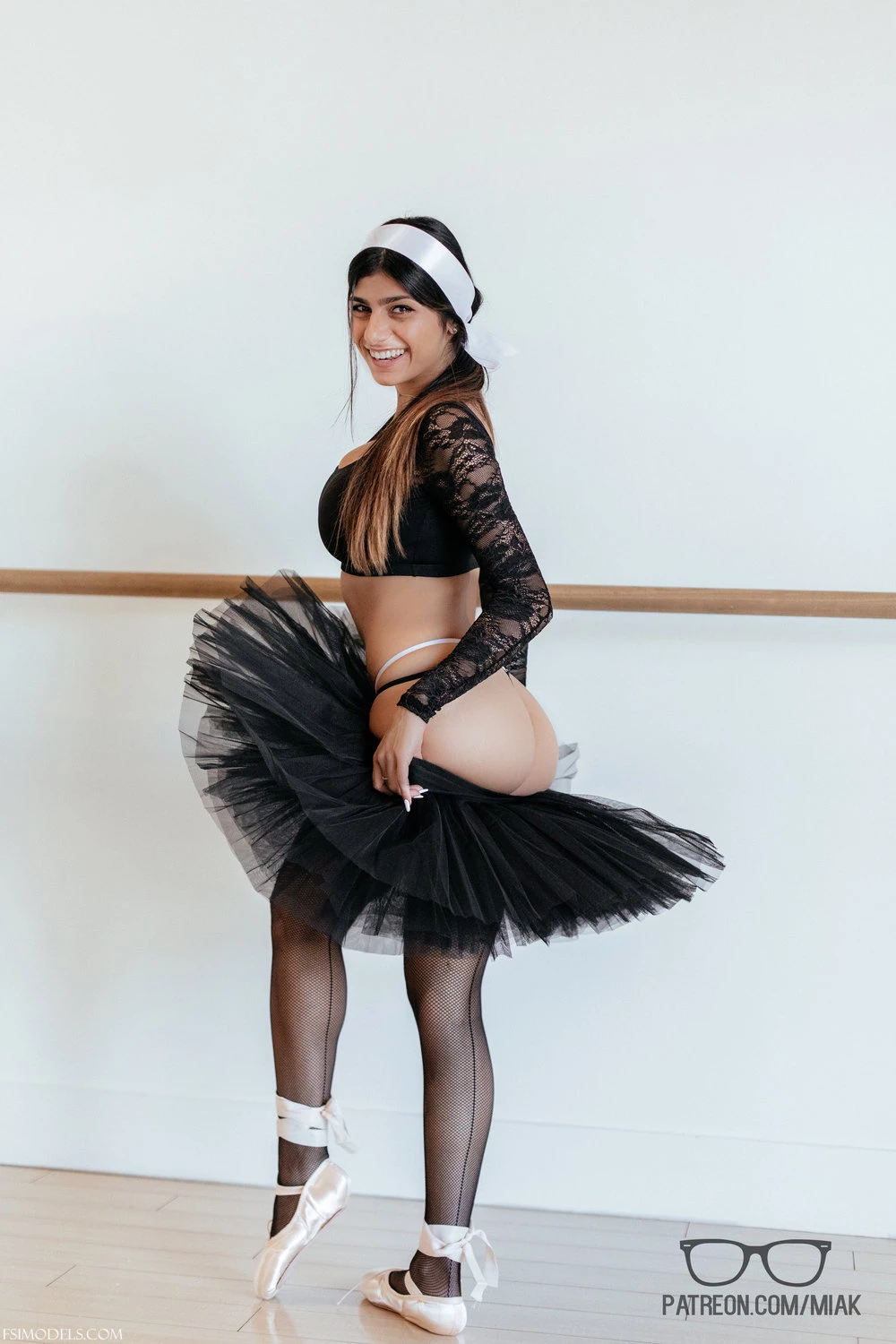 mia khalifa black lingerie belly dance leaked photoshoot 009 - FSI Models