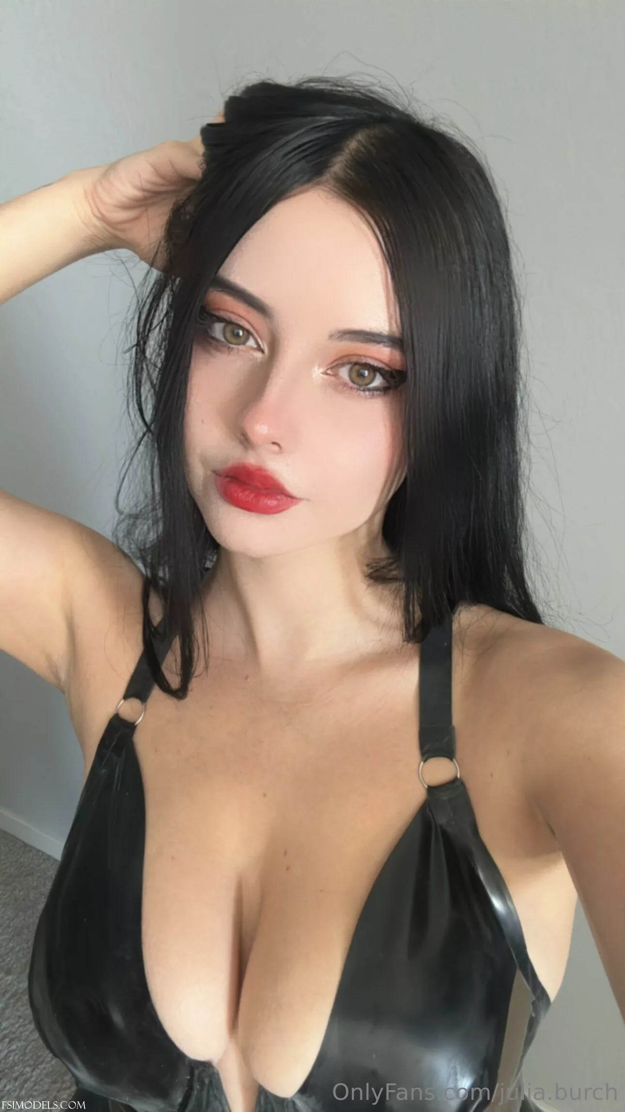 Julia burch nude cleavage tease photos julia burch nude cleavage tease photos 009 - FSI Models