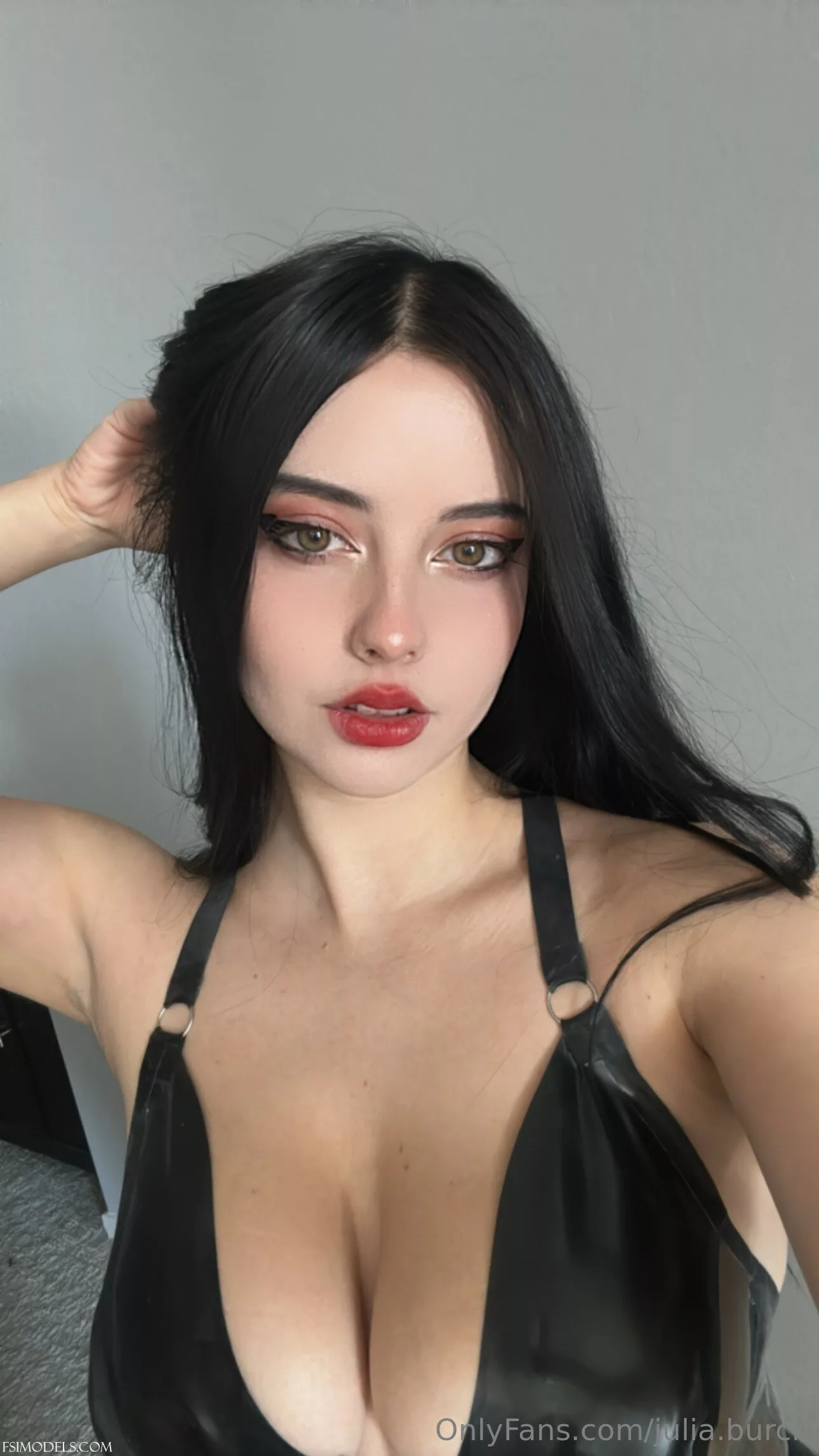 Julia burch nude cleavage tease photos julia burch nude cleavage tease photos 010 - FSI Models