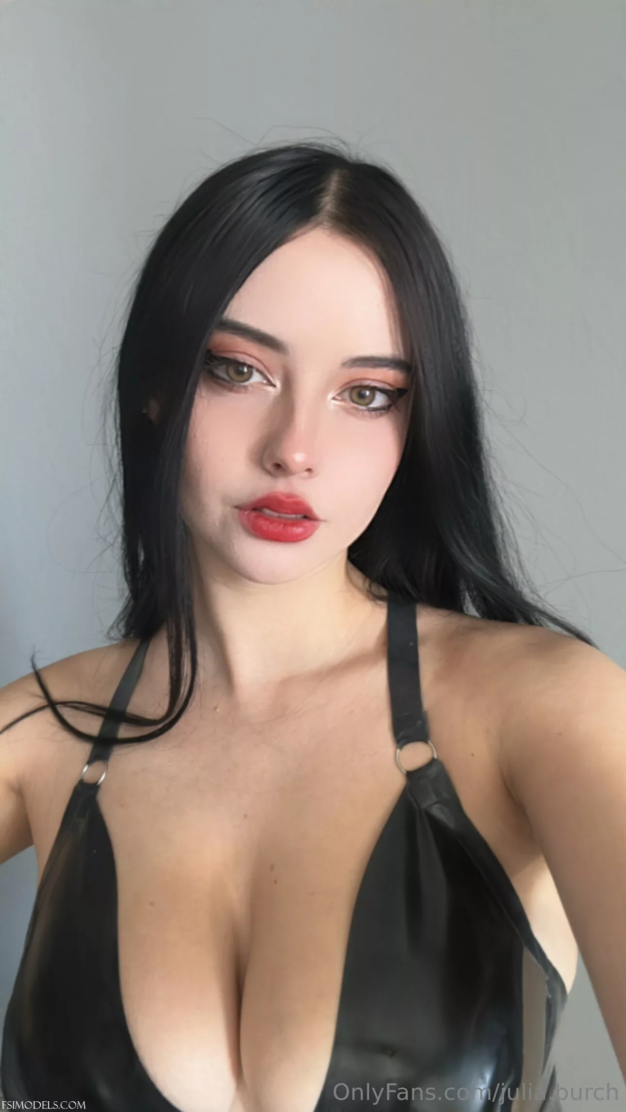 Julia burch nude cleavage tease photos julia burch nude cleavage tease photos 011 - FSI Models