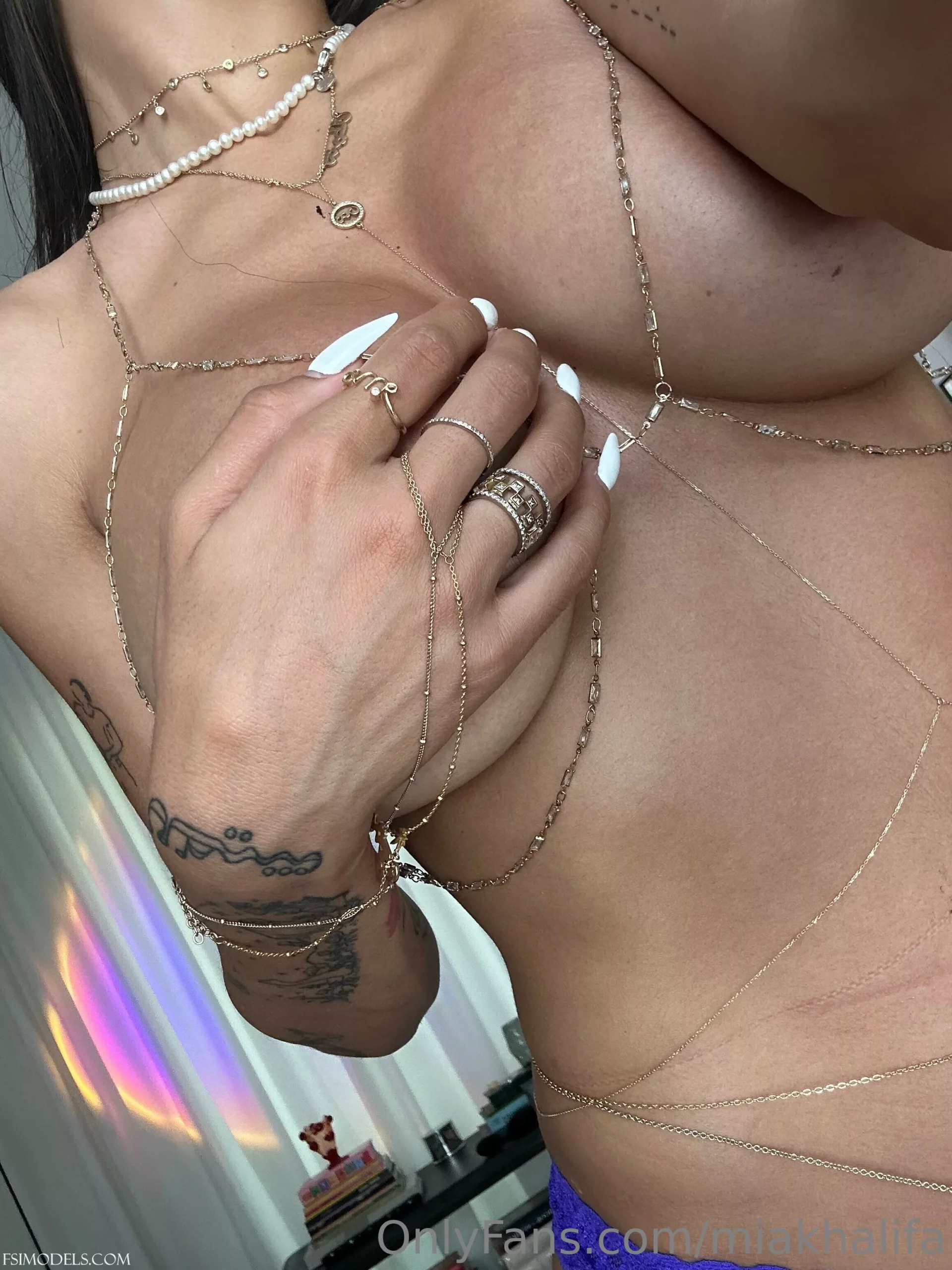 mia khalifa nude cleavage tease onlyfans photos 003 scaled - FSI Models