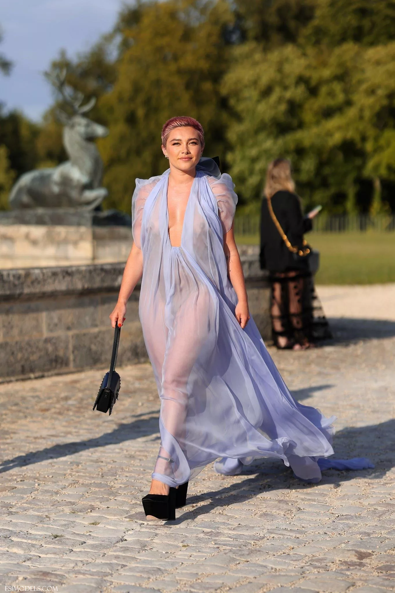 Florence pugh nude ethereal valentino see through gown photos florence pugh nude ethereal valentino see through gown photos 07 - FSI Models