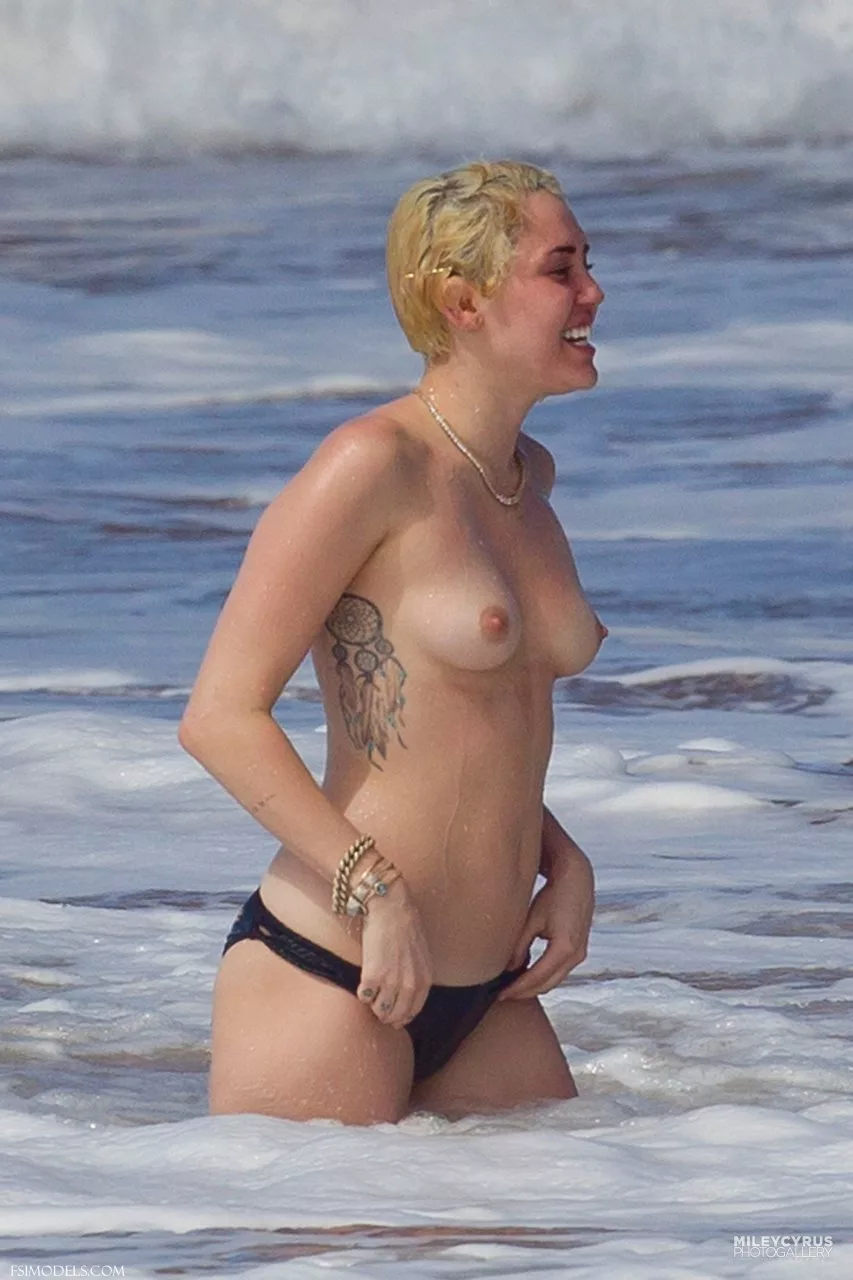 Miley cyrus nude beach leaked photos miley cyrus nude beach leaked photos 20 - FSI Models