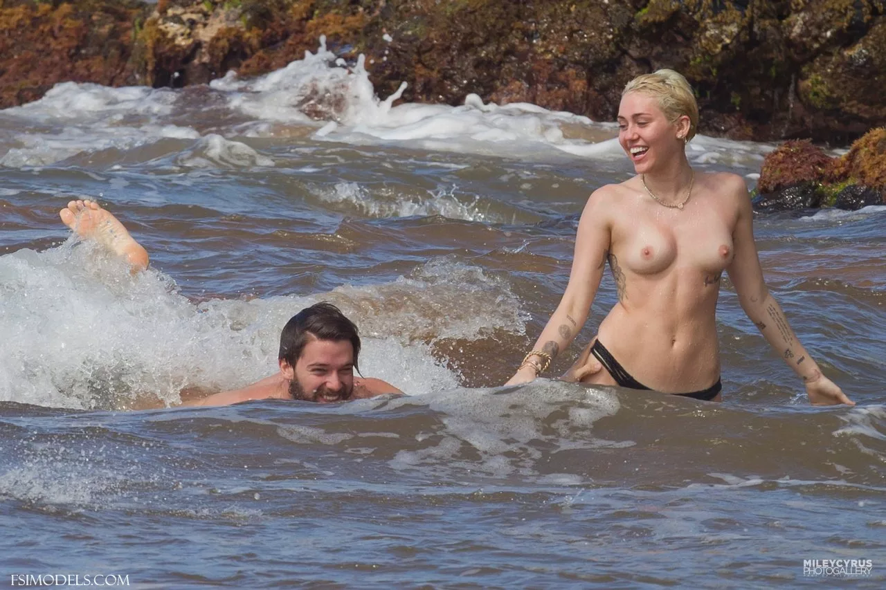 Miley cyrus nude beach leaked photos miley cyrus nude beach leaked photos 23 - FSI Models