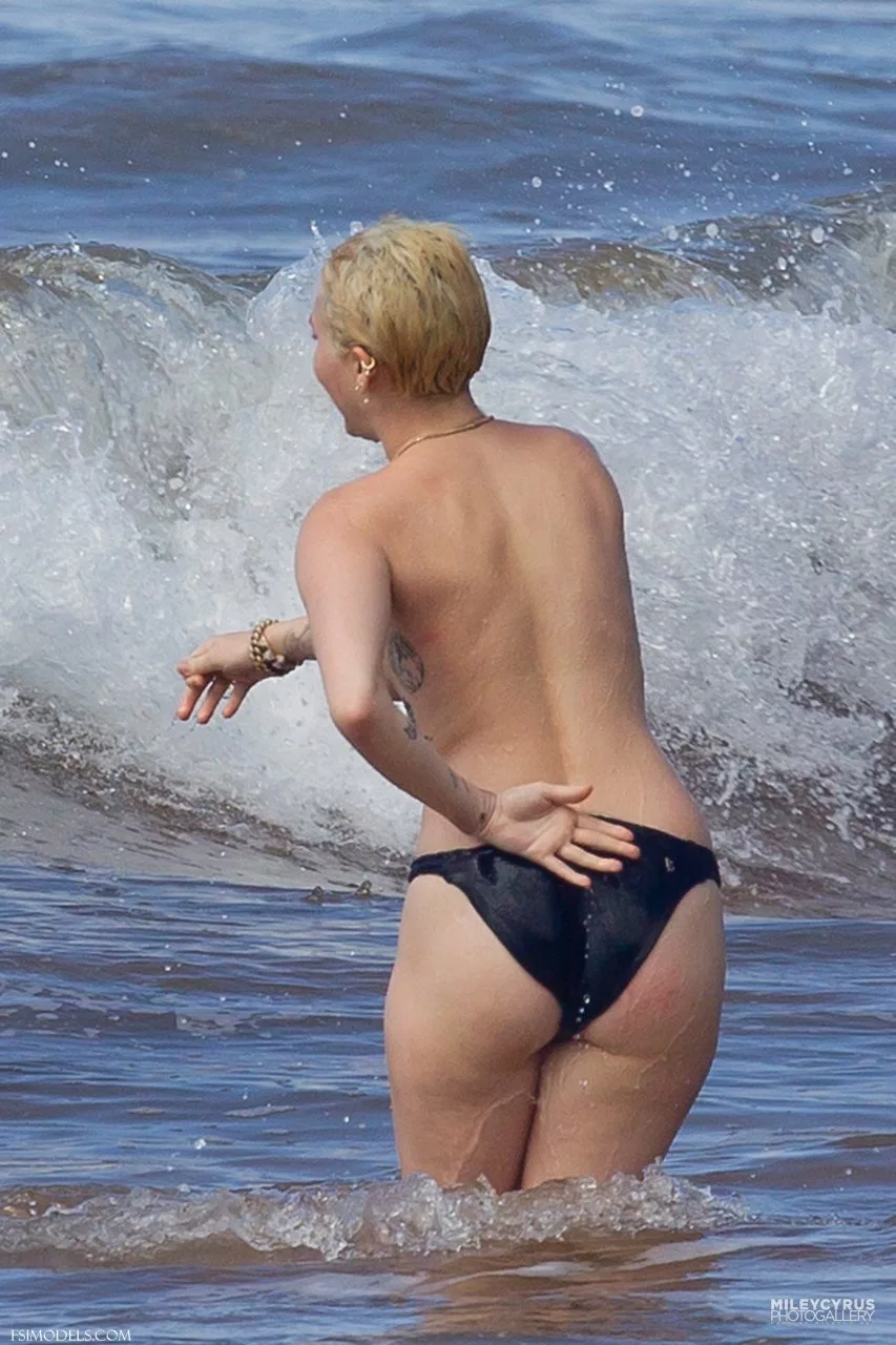 Miley cyrus nude beach leaked photos miley cyrus nude beach leaked photos 30 - FSI Models