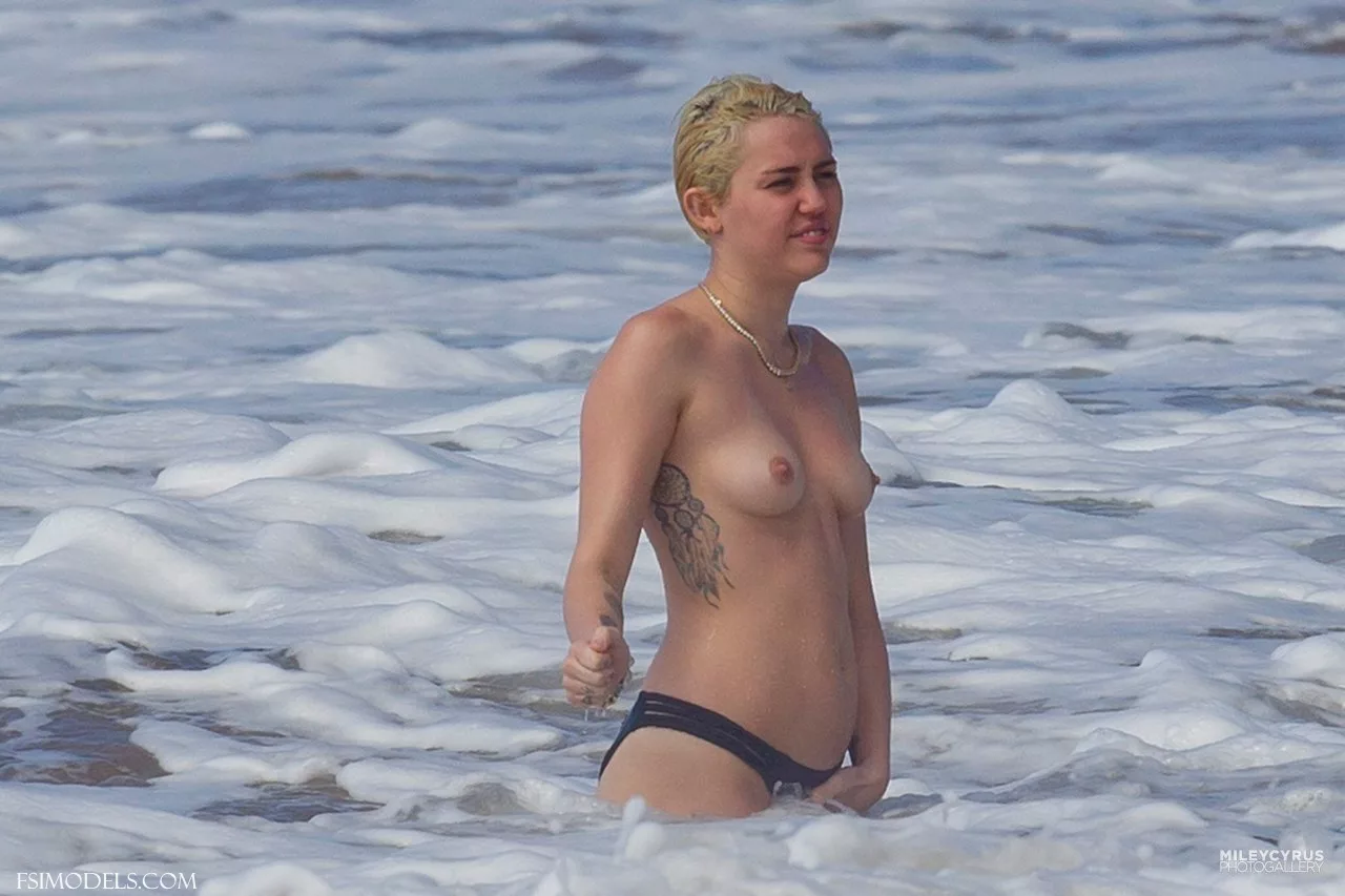 Miley cyrus nude beach leaked photos miley cyrus nude beach leaked photos 36 - FSI Models